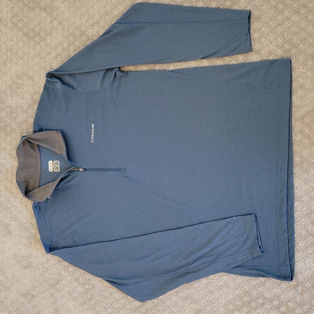 Men's Columbia Titanium shirt, size L